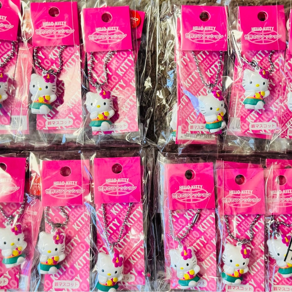 VTG Sanrio World Fashion Sekai no Fashion Hello Kitty Hawaii Hula Mascot Charms